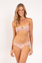 Load image into Gallery viewer, Model Front: Rio De Sol Top Top Ditsy-Sky Mavi