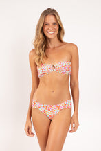 Load image into Gallery viewer, Model Front: Rio De Sol Set Set Ditsy-Sky Mavi Baobi