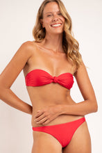 Load image into Gallery viewer, Image 05: Rio De Sol Set Set Microfibra-Chic-Red Bandeau-Joy Leblon