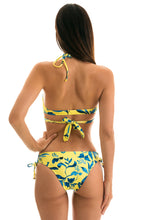 Load image into Gallery viewer, Model Back: Rio De Sol Bottom Bottom Lemon Flower Transpassado