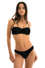 Load image into Gallery viewer, Model Front: Rio De Sol Top Top Preto Bandeau-Pli