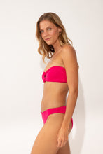 Load image into Gallery viewer, Image 04: Wednesday In Hawaii By Rio De Sol Top Top Guava Lani