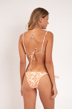 Load image into Gallery viewer, Model Back: Rio De Sol Bottom Bottom Sahari Lacinho
