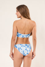 Load image into Gallery viewer, Model Back: Wednesday In Hawaii By Rio De Sol Set Set Pua-Pacifica Lani Waikiki
