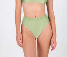 Load image into Gallery viewer, Gallery: Rio De Sol Bottom Bottom Oliva Hotpants
