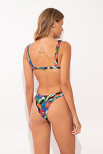 Load image into Gallery viewer, Model Back: Rio De Sol Bottom Bottom Flair Cali
