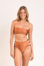 Load image into Gallery viewer, Image 07: Rio De Sol Bottom Bottom Nocciola High-Waist-Spin
