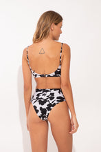 Load image into Gallery viewer, Bottom Poppy Hotpants
