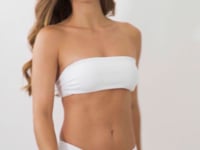 Load and play video in Gallery viewer, Video: Rio De Sol Set Set Sand-White Bandeau-Reto Nice-Fio
