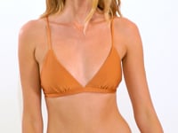 Load and play video in Gallery viewer, Video: Rio De Sol Bottom Bottom Shimmer-Nocciola Essential-Comfy
