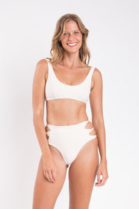 Model Front: Rio De Sol Bottom Bottom Malibu-Natural Highwaist-Spin