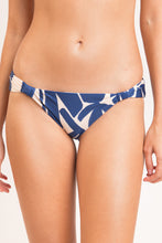 Load image into Gallery viewer, Gallery: Rio De Sol Bottom Bottom Pottery Mel-Comfy

