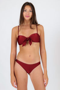 Model Front: Rio De Sol Set Set Shimmer-Divino Bandeau-Knot Essential