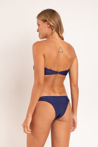 Model Back: Rio De Sol Set Set Touch-Marinho Sara Essential